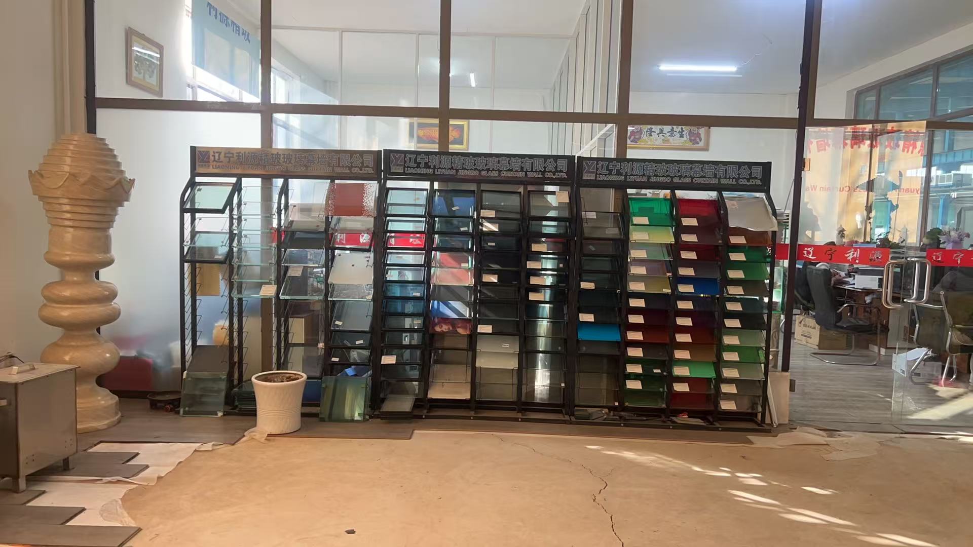 双鸭山市工程玻璃批量采购夹层夹丝玻璃 - 厂家